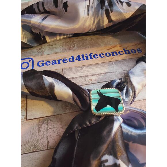 Turquoise serape mule, leather working, leather conchos for tack, mule tack - Picture 4 of 5